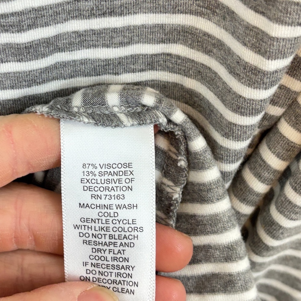 bundle 3 or more
Cupio Gray and White Striped Mini Dress - Picture 4 of 4